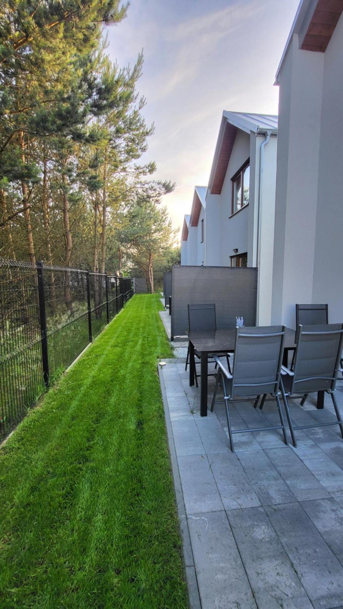 Nowoczesne Domki Sosnowa Przystan W Rozewiu Z Jacuzzi Jastrzebia Gora Exterior photo